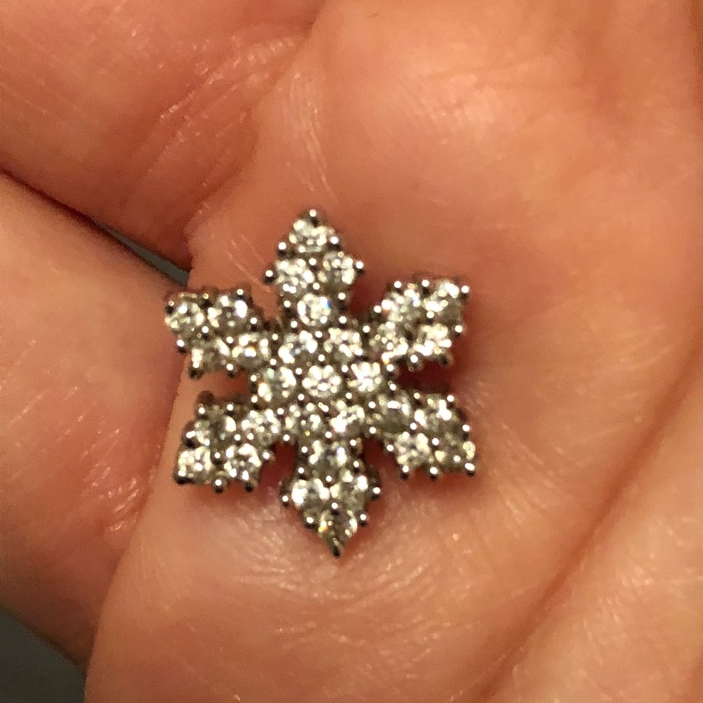 925 silver and zirconia snowflake pendant